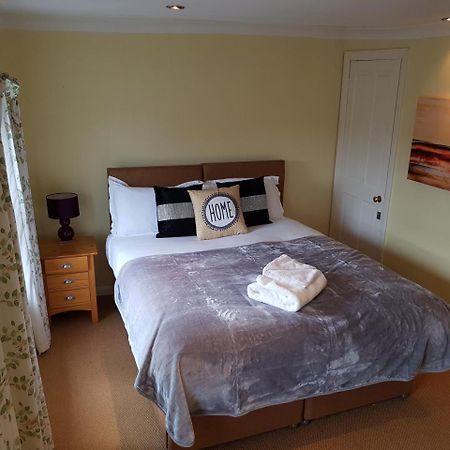 Ferienwohnung Slough Centre Townhouse With Driveway Parking For Up To Two Cars Exterior foto
